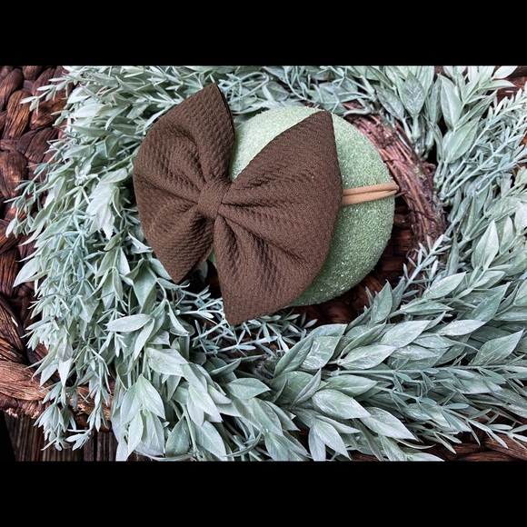 Nylon Bows - Picture 1 of 2